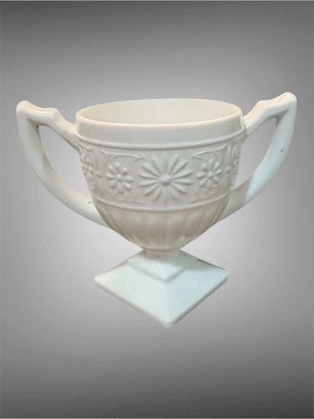 VINTAGE INDIANA GLASS WHITE MILK GLASS SUGAR BOWL